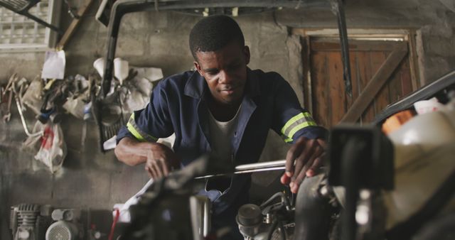 Male Mechanic Working on Car Engine in Workshop - Download Free Stock Images Pikwizard.com