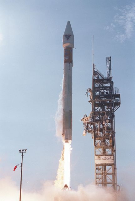 Atlas IIA/Centaur Rocket Launching NASA TDRS Satellite during Blue Sky Morning - Download Free Stock Photos Pikwizard.com