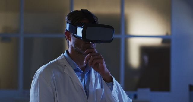 Scientist Using Virtual Reality Technology for Research - Download Free Stock Images Pikwizard.com