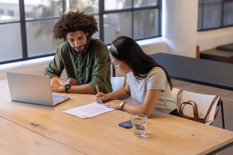 Focused Collaboration in Modern Meeting Room