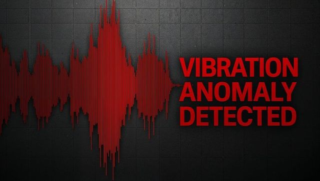 Detecting vibration anomaly red waveform alert display for industrial monitoring