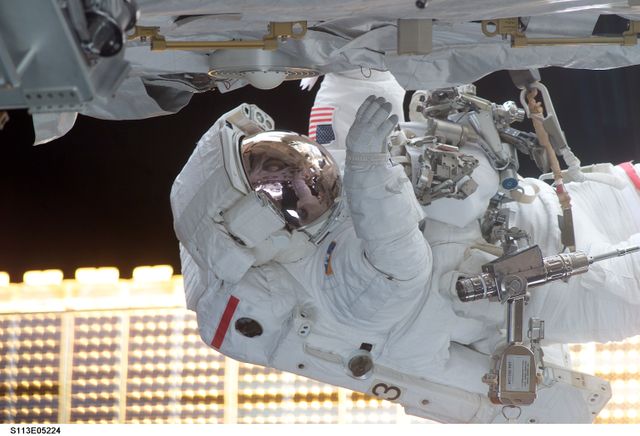STS113-E-05224 (28 November 2002) --- Astronaut Michael E. Lopez-Alegria, STS-113 mission specialist, participates in the mission&#0146;s second scheduled session of extravehicular activity (EVA). The spacewalk lasted 6 hours, 10 minutes.