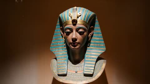 Rotating View of Pharaoh Bust on Display in Museum Exhibition