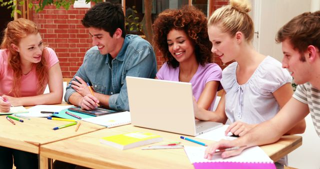 Diverse College Students Working on Group Project with Laptop - Download Free Stock Images Pikwizard.com