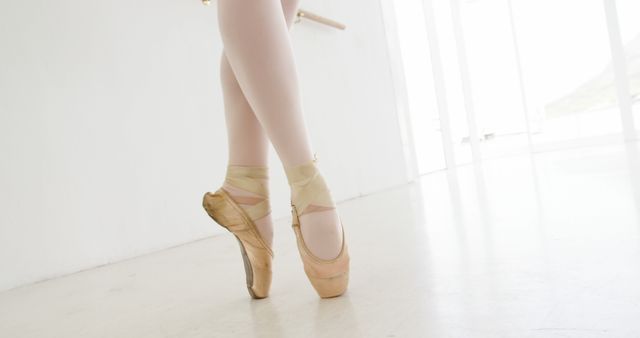 Ballet Dancer's Feet in Pointe Shoes Practicing in Studio - Download Free Stock Images Pikwizard.com