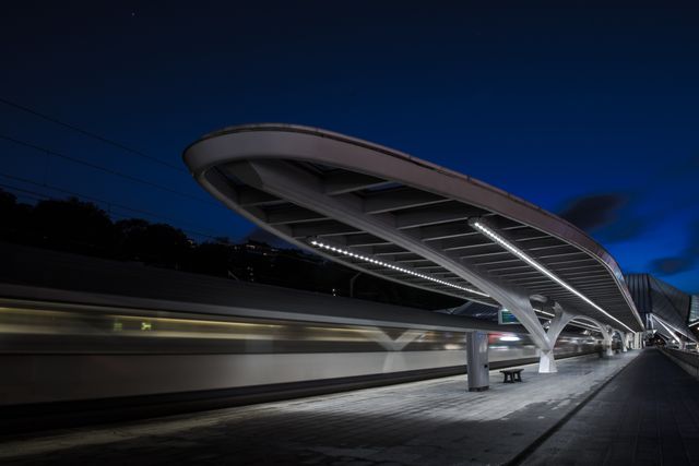 Modern Train Station Platform at Night with High-Speed Train - Download Free Stock Images Pikwizard.com
