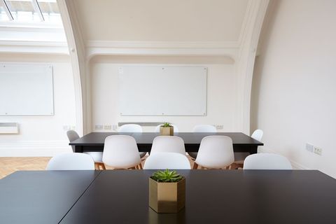 Minimalist Meeting Room Interior with Elegant Design