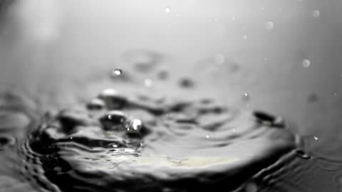 Lemon Splashes into Water in Dramatic Slow Motion