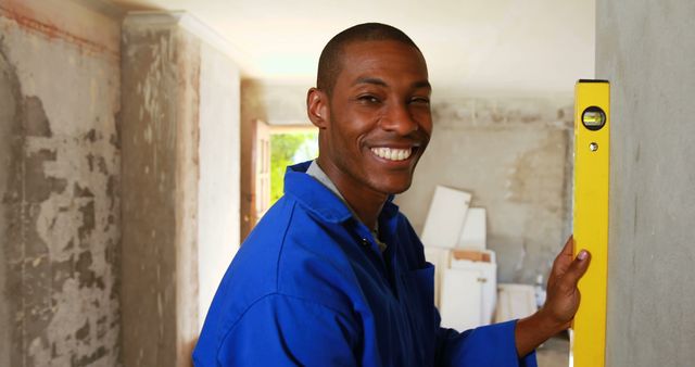 Skilled Handyman Using Level During Renovation Indoors - Download Free Stock Images Pikwizard.com