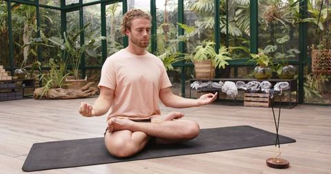 Mindful meditation practice in nature-inspired environment