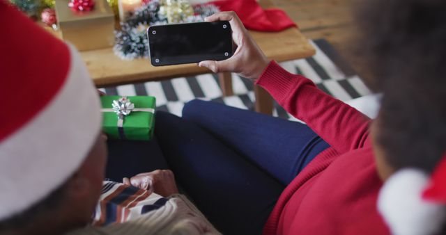 Happy Friends Video Chatting on Smartphone during Christmas - Download Free Stock Images Pikwizard.com