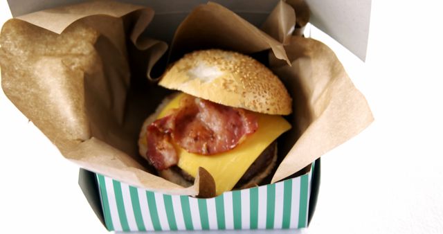 Delicious Cheeseburger with Bacon in Takeout Box for Fast Food Delivery - Download Free Stock Images Pikwizard.com