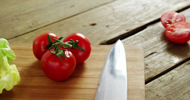 Freshly Picked Tomatoes on Wooden Cutting Board with Knife - Download Free Stock Images Pikwizard.com