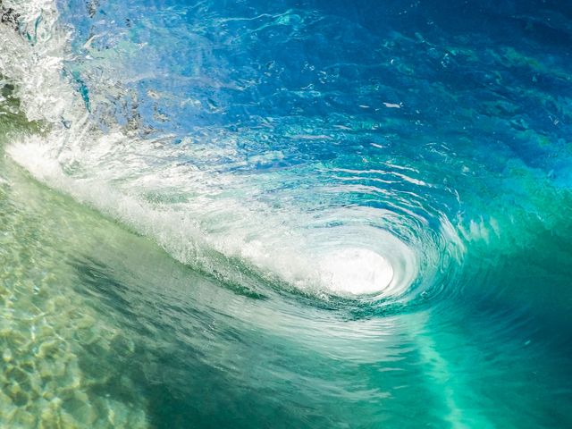 Underwater Wave Swirl in Ocean with Sunlight and Turquoise Water - Download Free Stock Photos Pikwizard.com