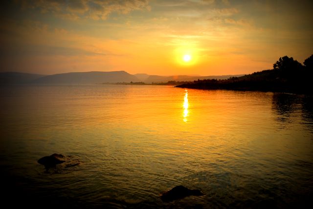 Sunset vacation lake adventure - Download Free Stock Photos Pikwizard.com