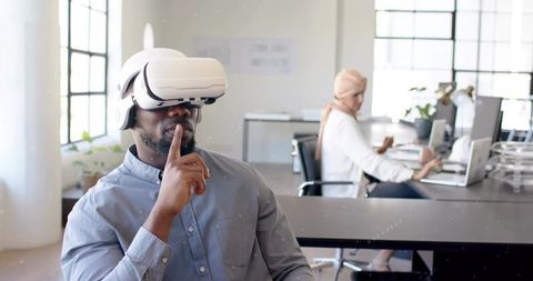 Virtual Reality Technology Enhances Office Productivity