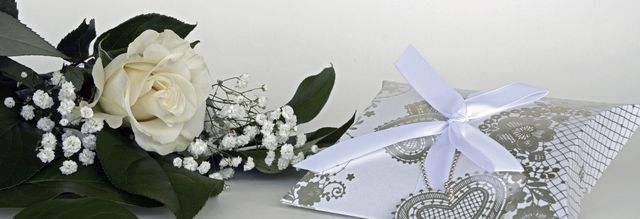 Banner bouquet bouquet of flowers diamonds - Download Free Stock Photos Pikwizard.com