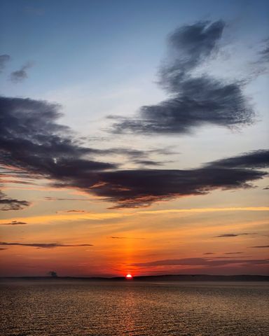 Peaceful sunset over tranquil beach