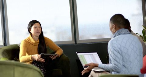 Casual Team Meeting Collaboration in Modern Office - Download Free Stock Images Pikwizard.com