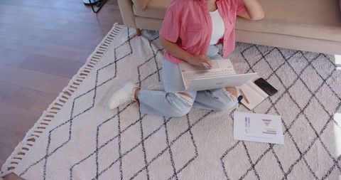 Home office serenity: focused remote work dynamics