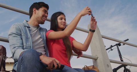 Happy Couple Taking Selfie on Summer Vacation Outdoors - Download Free Stock Images Pikwizard.com