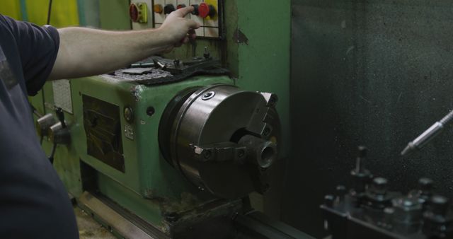 Machinist Operating Industrial Lathe in Workshop - Download Free Stock Images Pikwizard.com