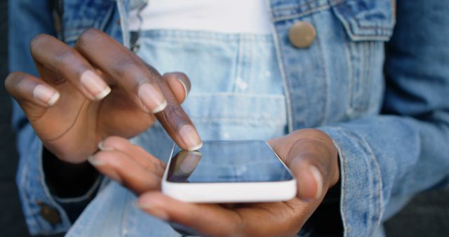 Person Using Smartphone Outdoors Close Up - Download Free Stock Images Pikwizard.com