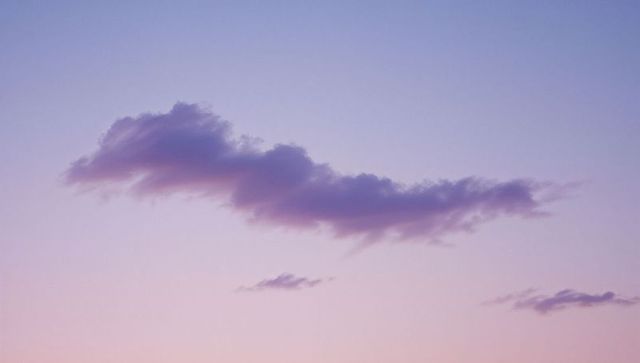 Tranquil Evening Sky with Gentle Extended Cloudscape