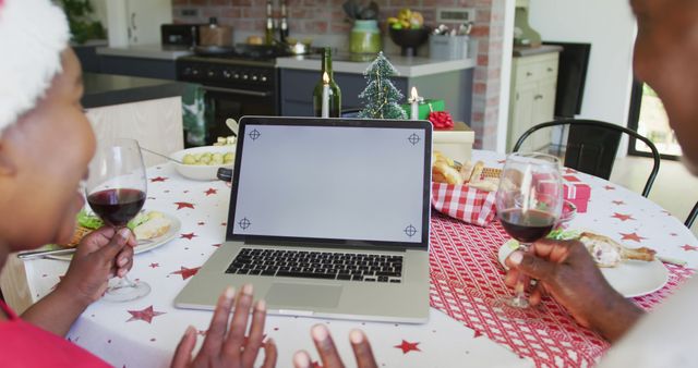 Family Celebrating Christmas Dinner Via Virtual Meeting on Laptop - Download Free Stock Images Pikwizard.com