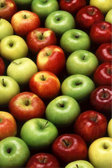 Vibrant Assorted Green and Red Apples Close-Up - Download Free Stock Photos Pikwizard.com