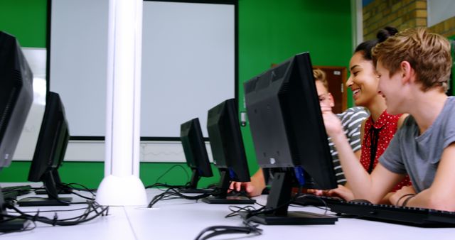 Teen Students Collaborating in Computer Lab Classroom - Download Free Stock Photos Pikwizard.com