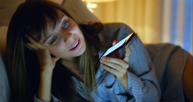 Woman Lying in Bed Using Smartphone Before Sleep - Download Free Stock Images Pikwizard.com