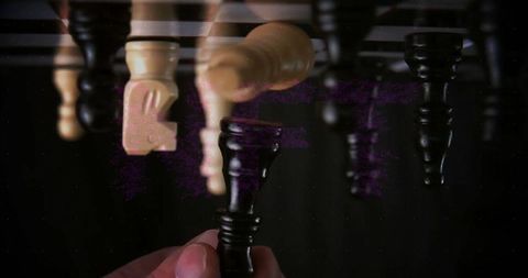 Strategic chess world dominated by queen motion in reflections