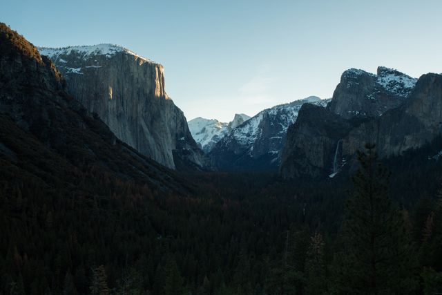 Scenic View of Yosemite Valley at Sunrise - Download Free Stock Photos Pikwizard.com