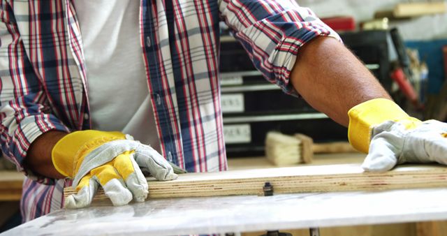 Carpenter Cutting Wooden Board Using Table Saw - Download Free Stock Images Pikwizard.com