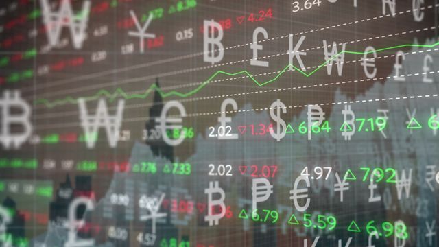 Visually depicting animated currency symbols and graphs signifying stock market flow and global financial trends. Ideal for illustrating concepts related to economy, digital trading, investments, and technological advancements in finance for presentations or educational materials.