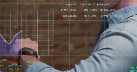 Data Investor Uses Smartwatch for Real-Time Financial Analysis