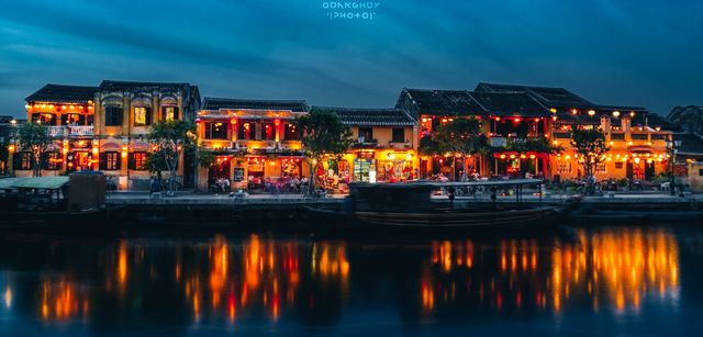 Night View of Hoi An Ancient Town with Vibrant Lanterns Reflecting on River - Download Free Stock Images Pikwizard.com