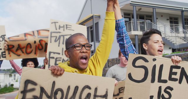 Diverse Group of Activists Protesting for Social Justice and Equality - Download Free Stock Images Pikwizard.com