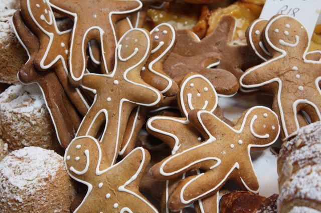 Gingerbread Men Cookies with White Icing in Festive Arrangement - Download Free Stock Photos Pikwizard.com