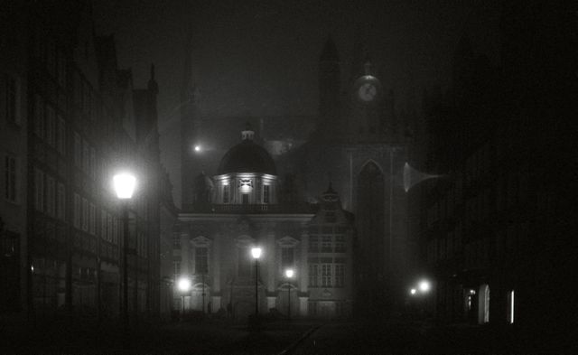 Historic European Street at Night in Dense Fog - Download Free Stock Photos Pikwizard.com