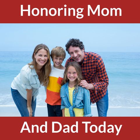 happy family posing together on beach celebrating parents day - Download Free Stock Templates Pikwizard.com