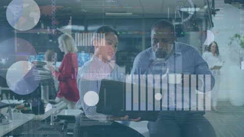 Collaborative Tech Analysis in Modern Office