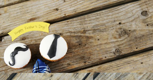 Happy Father's Day Celebration with Cupcakes and Note - Download Free Stock Images Pikwizard.com