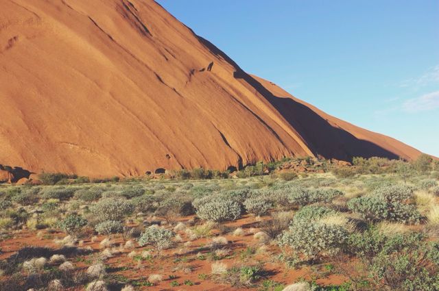 Dramatic Landscape of Uluru Rock in Central Australia - Download Free Stock Photos Pikwizard.com