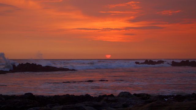 Vibrant Ocean Sunset with Golden Sky and Waves - Download Free Stock Photos Pikwizard.com