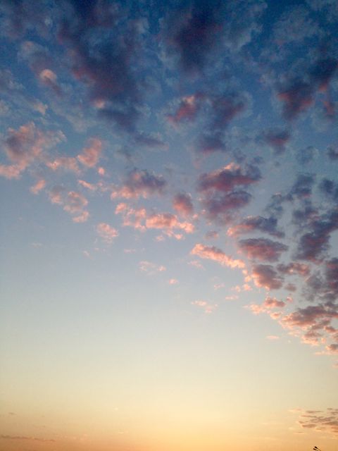 Serene Evening Sky with Pink Clouds and Soft Light - Download Free Stock Photos Pikwizard.com