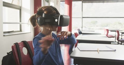 Youth Embracing Virtual Reality Technology in Modern Education